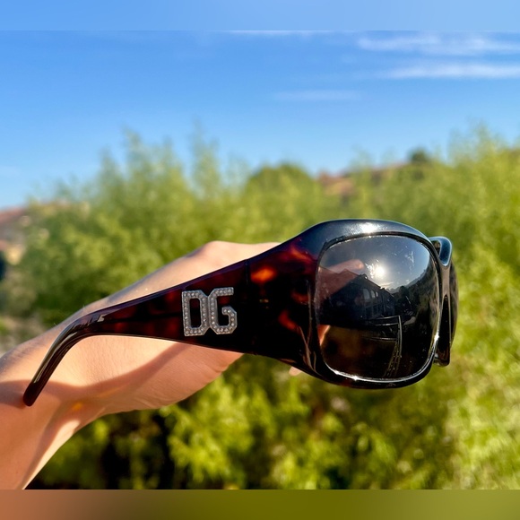 Dolce & Gabbana Designer Authentic Sunglasses - Great Condition - with case - Picture 3 of 6